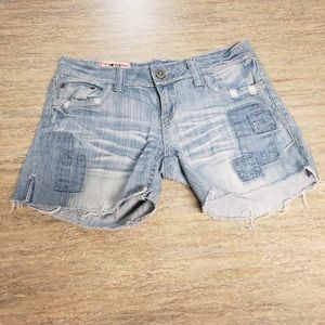 First kiss jean shorts